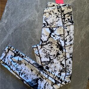 Black and White Marble Print Leggings